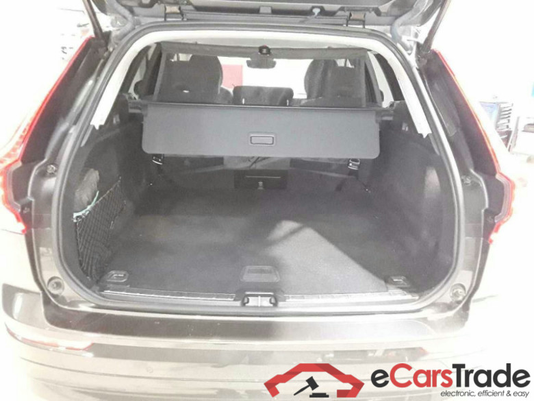 Volvo XC60 (03.2017->) DE - SUV5 B4 (Benzin) 2WD EU6d, Momentum Pro Mild-Hybrid, (Facelift) 2021 - 2022 #5