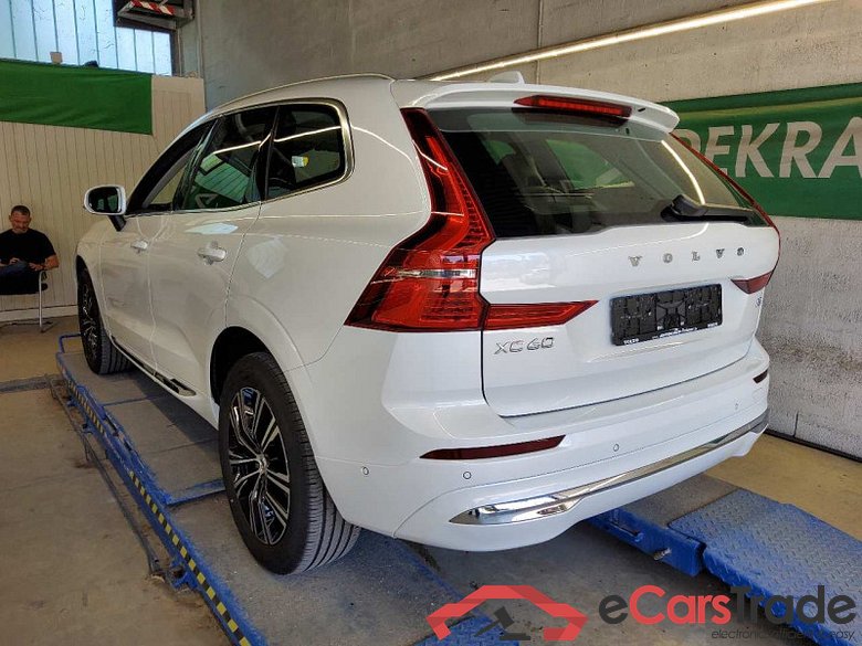 Volvo XC60 (03.2017->) DE - SUV5 B5 (Benzin) 2WD EU6d, Inscription Mild-Hybrid, (Facelift) 2021 - 2022 #4
