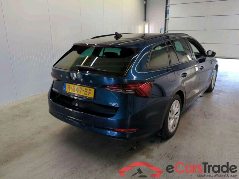 SKODA Octavia Combi 1.0 e-TSI Sport Bns #2