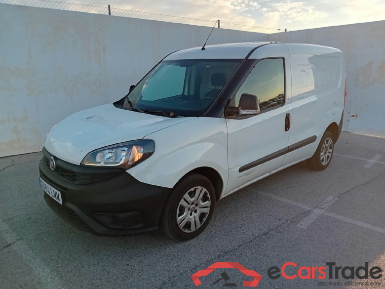 FIAT Doblò Cargo/2015/4P/furgón derivado de turismo Cargo SX 1.3 Mjet 70 kW (95 CV) #1