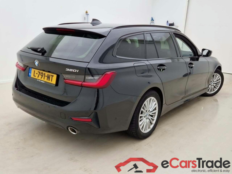 BMW 3-serie Touring 320i Business Edition #2