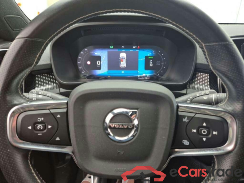 VOLVO XC40 Recharge P8 AWD RDes #4