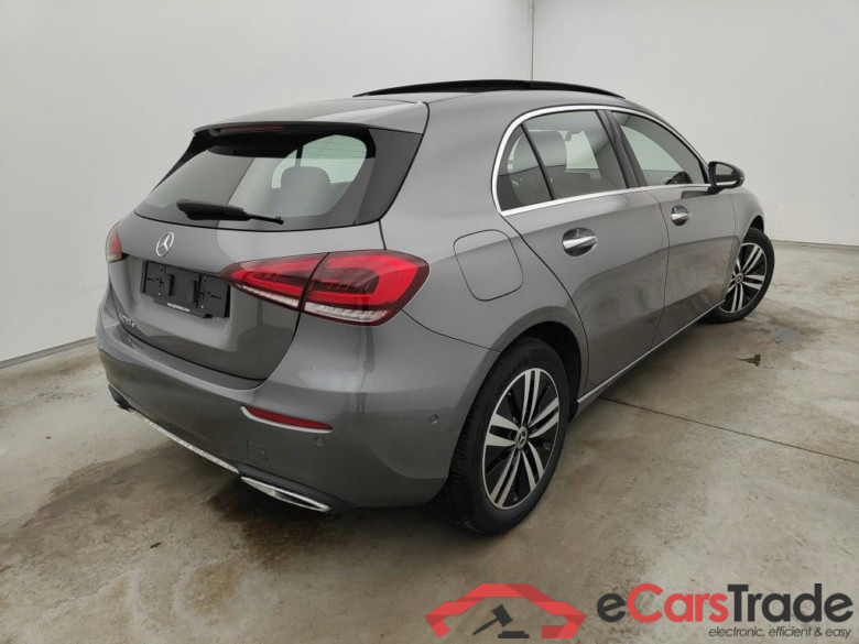 Mercedes-Benz A-Klasse A 250 e Business Solution 5d #2