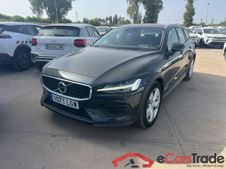 VOLVO V60 Cross Country / 2018 / 5P / familiar 2.0 T5 AUTO