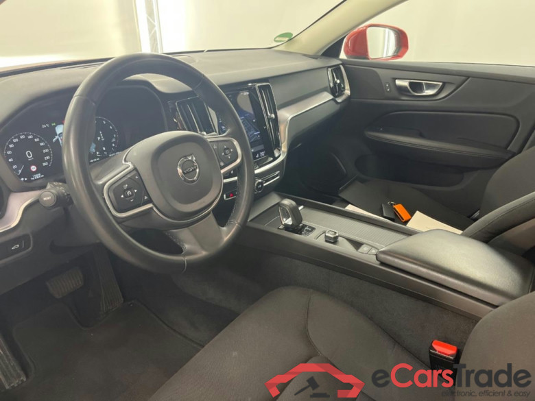 VOLVO V60 2.0 B3 Momentum Advantage #5