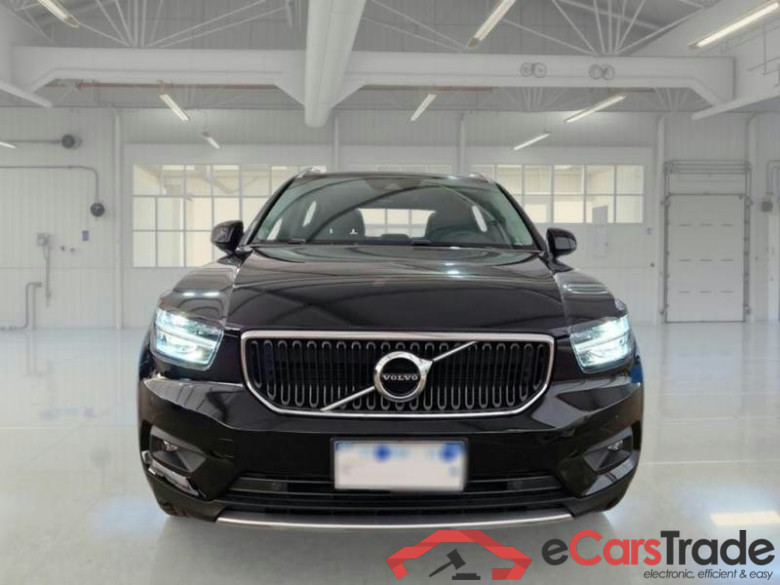 VOLVO XC40 / 2017 / 5P / SUV T3 AUTOMATICO MOMENTUM PRO #6