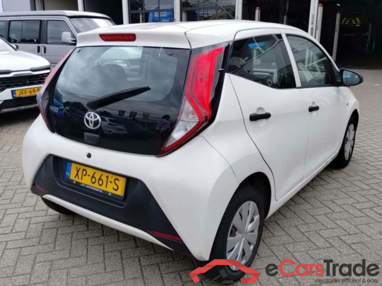 TOYOTA Aygo 1.0 VVT-i x-fun #4