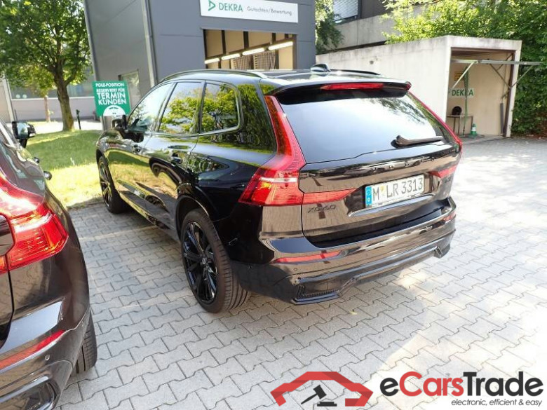 Volvo XC60 (03.2017->) DE - SUV5 B5 (Benzin) AWD EU6d, Plus Black Edition Mild-Hybrid, (Facelift) 2023 #4