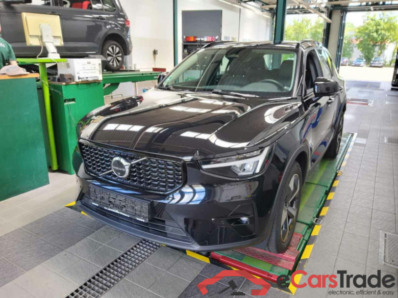 Volvo XC40 (2017->) DE - SUV5 B4 2WD EU6d, Plus Dark, (Facelift) 2022 - 2024 #1