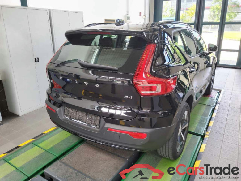 Volvo XC40 (2017->) DE - SUV5 B4 2WD EU6d, Plus Dark, (Facelift) 2022 - 2024 #3