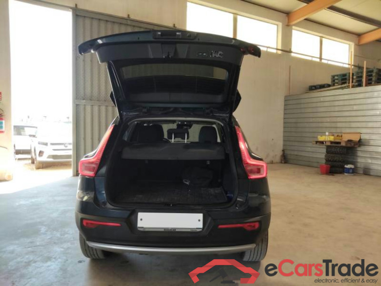 VOLVO XC40 / 2017 / 5P / SUV T5 PLUG-IN HYBRID AUTO RECH INSCRIP EXPR #5