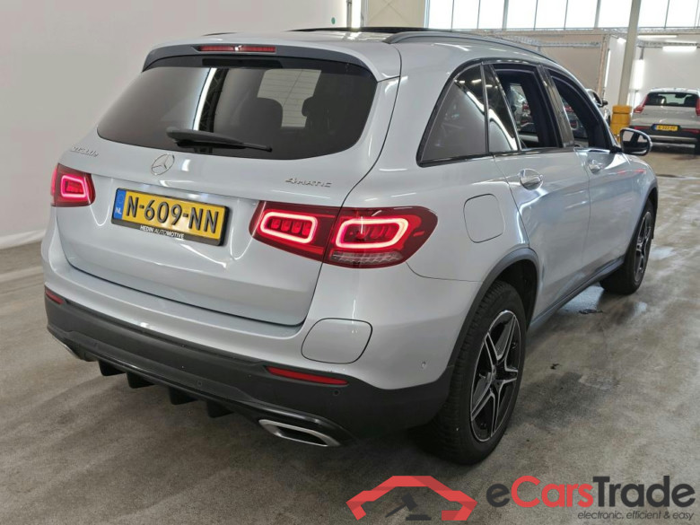 Mercedes-Benz GLC GLC 300 e 4MATIC Business Solution AMG 5d + Pano #2