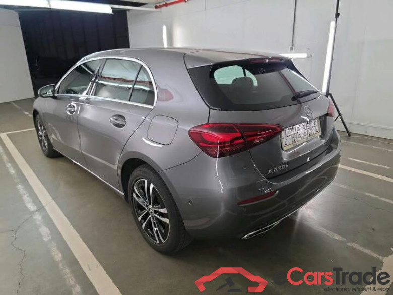 Mercedes A-Klasse Classe A A 250 e Business Line (PHEV) 160kW/218pk  5D/P Auto-8 - CO2 incomplet #3