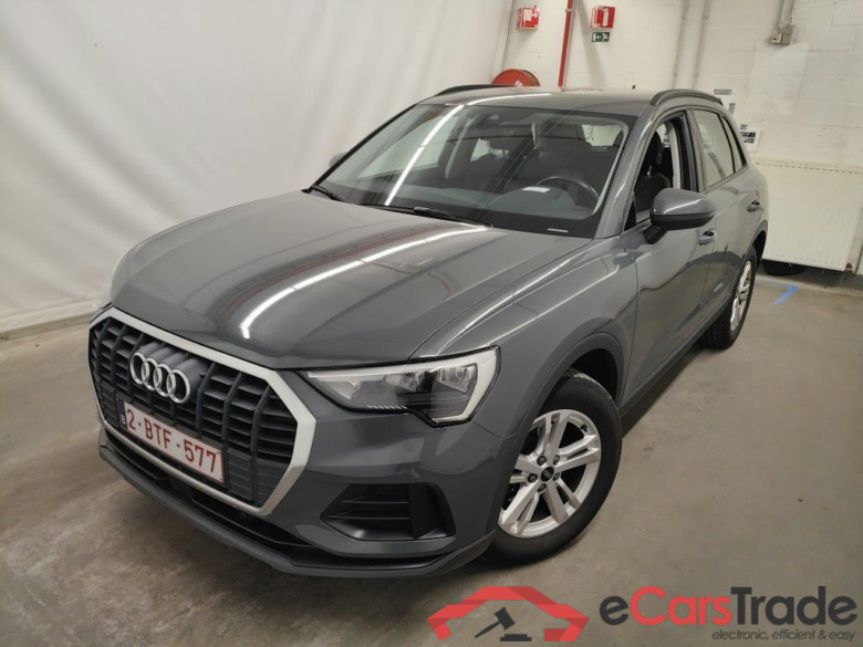 Audi Q3 35 TFSI Attraction 5d
