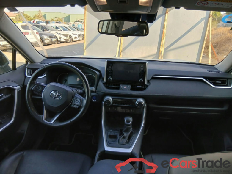 TOYOTA Rav4 / 2018 / 5P / todoterreno 2.5l 220H Advance #3