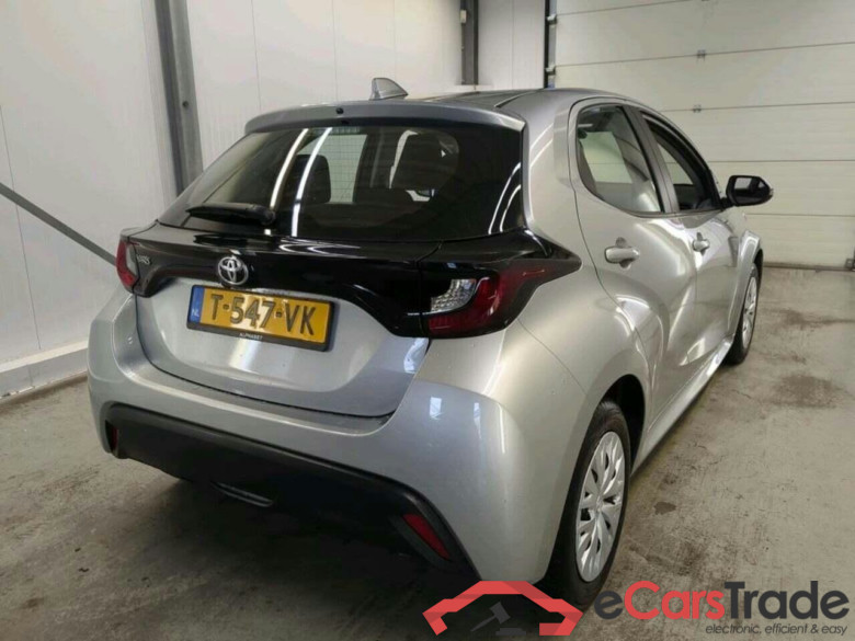 TOYOTA Yaris 1.5 VVT-i Active #2