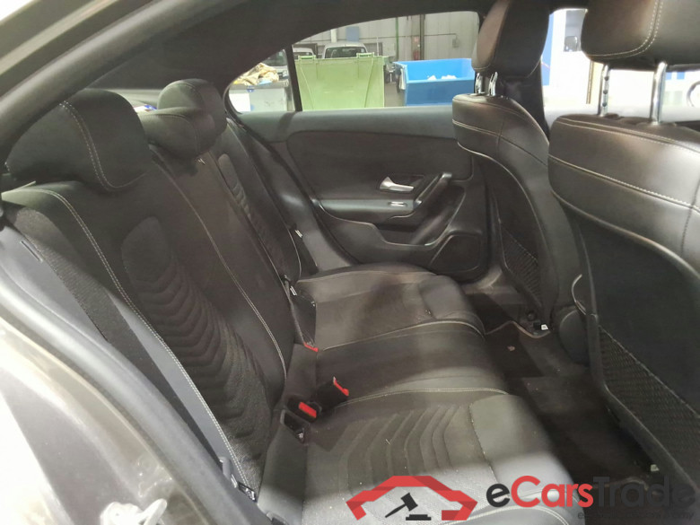 MERCEDES-BENZ A-CLASS LIMOUSINE 1.3 A 250 E DCT #5