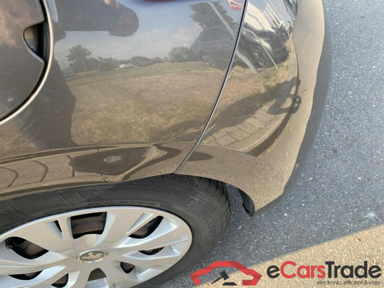 PEUGEOT 208 1.2i PureTech Active #6