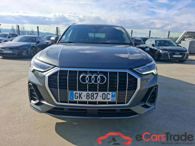 AUDI Q3 / 2018 / 5P / SUV 45 TFSI E 245 S TRONIC S LINE #1
