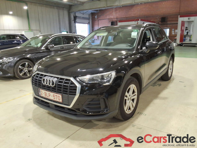AUDI Q3 2.0 35 TDI S TRONIC BUS. ED. ATTRACTION