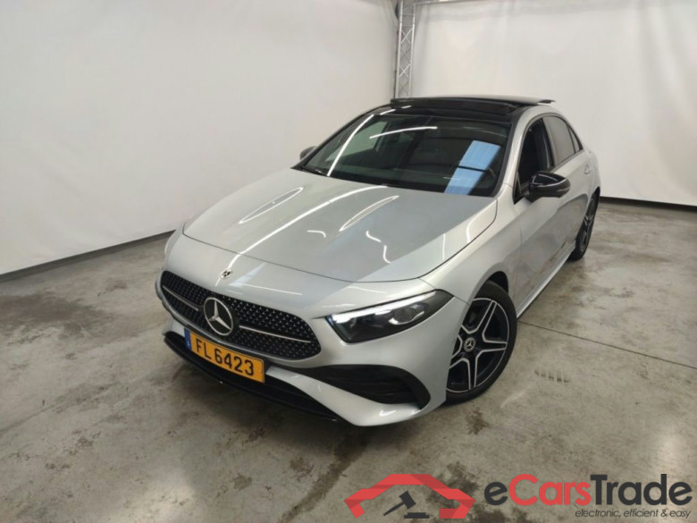 Mercedes-Benz Classe A Berline A 200 d AMG Line DCT 4d #1