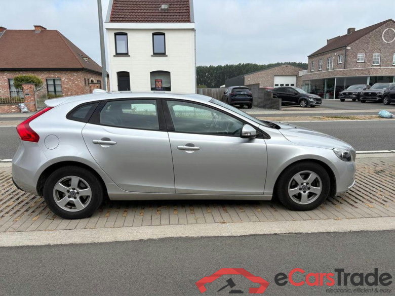 VOLVO V40 Dsl V40 1.6 D2 Base #2