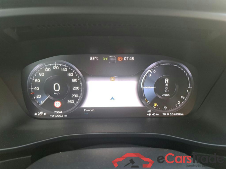 VOLVO XC40 / 2021 / 5P / todoterreno 1.5 T4 Recharge PHEV Core Auto #4