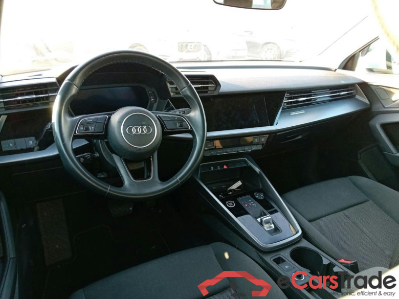AUDI A3 / 2020 / 4P / sedán Sedan 30 TFSI 81kW (110CV) S tronic #3