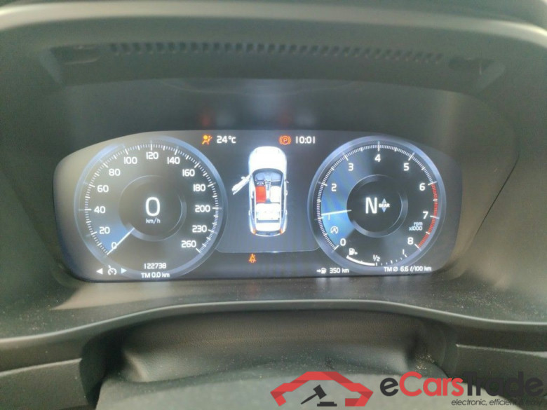 Volvo XC40 T2 Momentum Pro 5d #6
