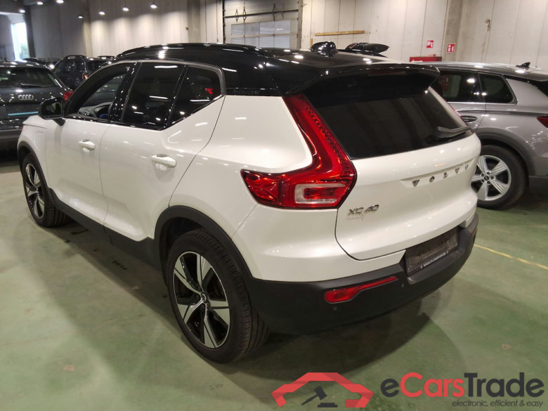 VOLVO XC40 1.5 T5 PHEV R-DESIGN DCT #2