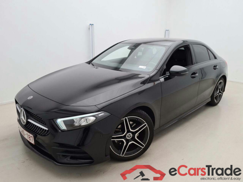 MERCEDES-BENZ A-KLASSE LIMOUSINE 1.3 180 7G-DCT AMG LINE #1