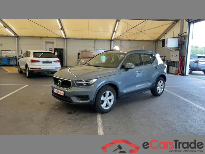VOLVO XC40 1.5 T2 Momentum Core #1