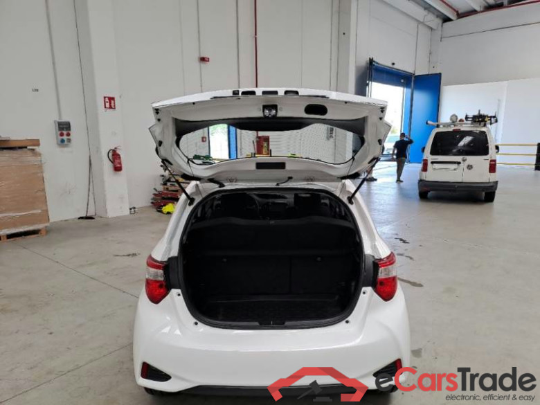 TOYOTA YARIS / 2017 / 5P / BERLINA 1.5 HYBRID BUSINESS #5