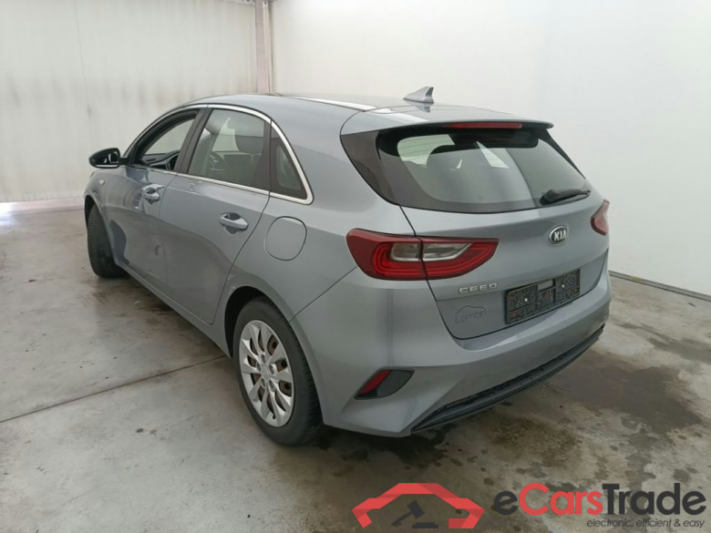 KIA CEED DIESEL - 2018 1.6 CRDi 116 Navi Edition ISG (EU6d-TEMP) 5d #3