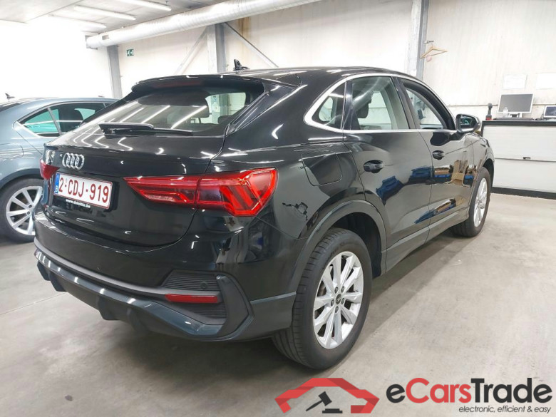 AUDI - AUD Q3 SB 45 TFSI e 245PK S-Tronic Pack Platinum With Heated Seats & LED & Rear Camera & Adaptive Cruise Control  * HYBRID * #2