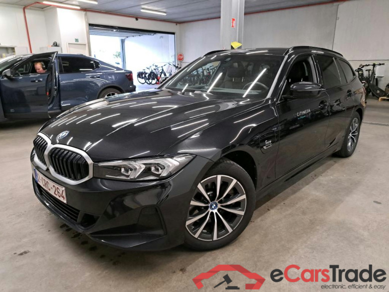 BMW - BMW 3 TOURING 320e 204PK With Sensatec Sport Seats & Comfort Entry & Parking Assistant Pack * HYBRID * #1