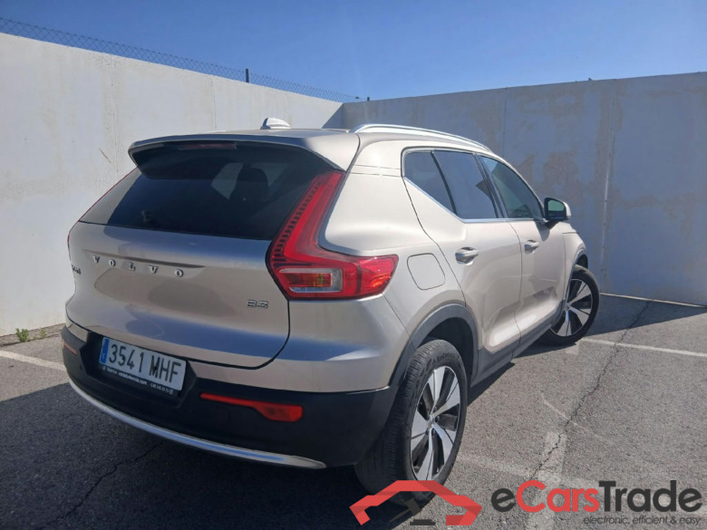 VOLVO XC40 / 2021 / 5P / todoterreno 2.0 B3 G Plus Bright Auto #2