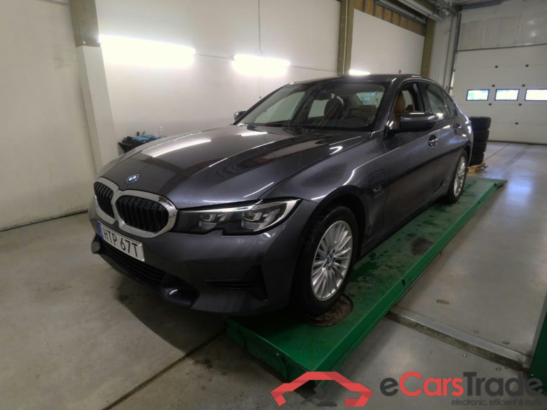 330e xDrive Connected Aut