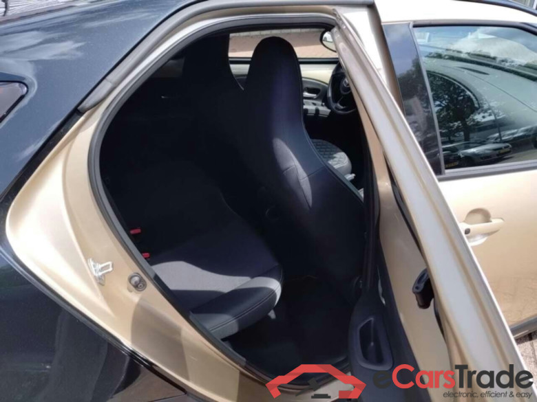 TOYOTA Aygo X 1.0 VVT-i S-CVT Premium #5