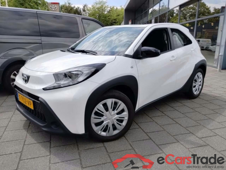TOYOTA Aygo X 1.0 VVT-i MT Play #1