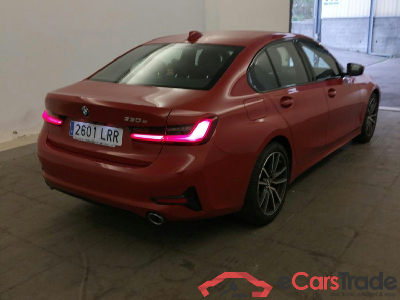 BMW Serie 3 / 2018 / 4P / sedán 330e #2