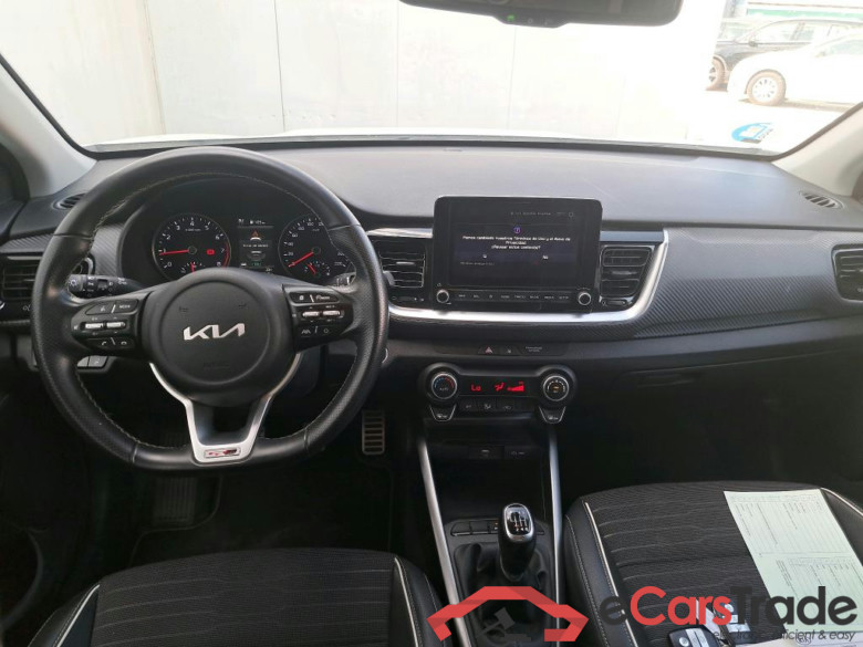 KIA Stonic / 2017 / 5P / todoterreno 1.0 T-GDi 88kW (120CV) MHEV iMT GT Line #3