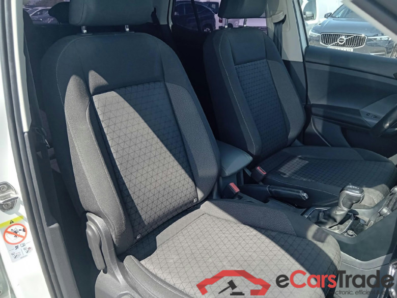 VOLKSWAGEN T-Cross / 2018 / 5P / todoterreno Advance 1.0 TSI 81kW (110CV) DSG (AC3) #6