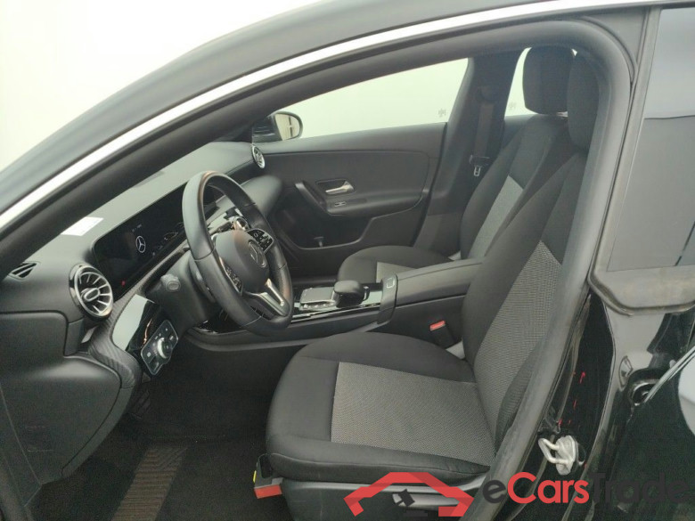 Mercedes-Benz CLA Shooting Brake CLA 180 d Aut. 5d #3