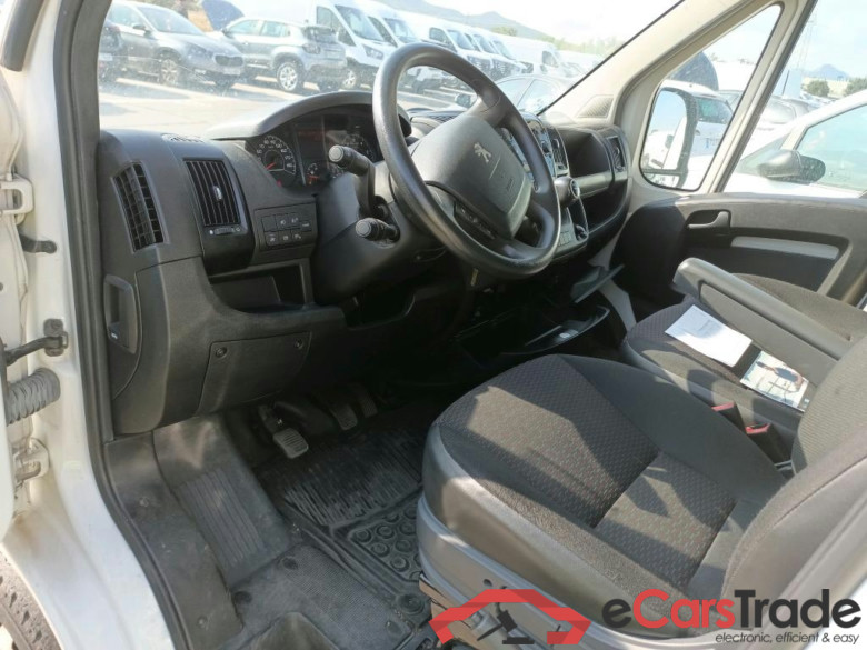 PEUGEOT Boxer / 2014 / 4P / furgón Pack 335 L2 H2 BHDI 103kW (140CV) S&S #3