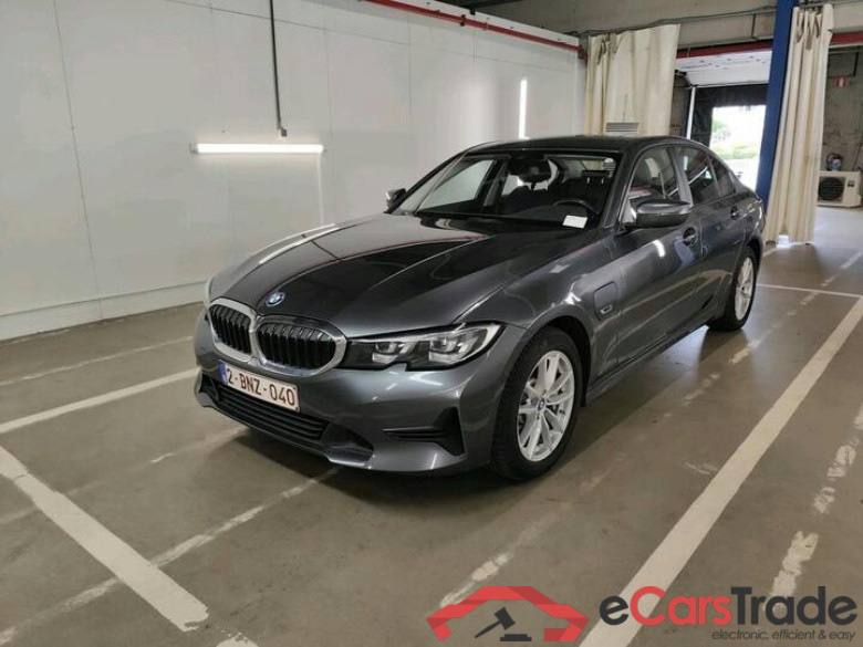 BMW 3 Reeks Berline 3 Reeks Berline 330e (215 kW) (PHEV) 215kW/292pk  4D/P Auto-8