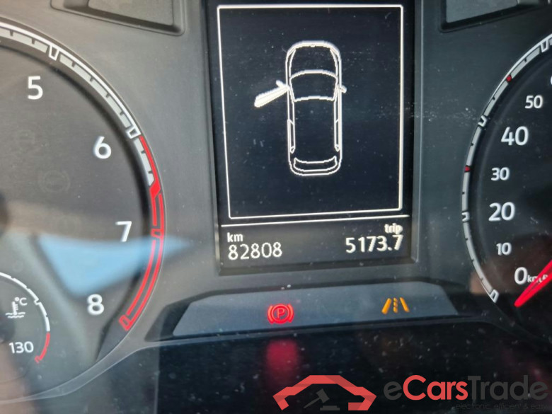 VOLKSWAGEN T-Roc / 2017 / 5P / todoterreno Advance 1.0 TSI 85kW (115CV) #5