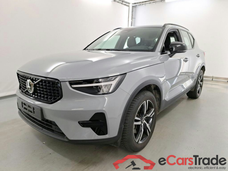 VOLVO XC40 2.0 B3 MHEV PLUS DARK DESIGN DCT