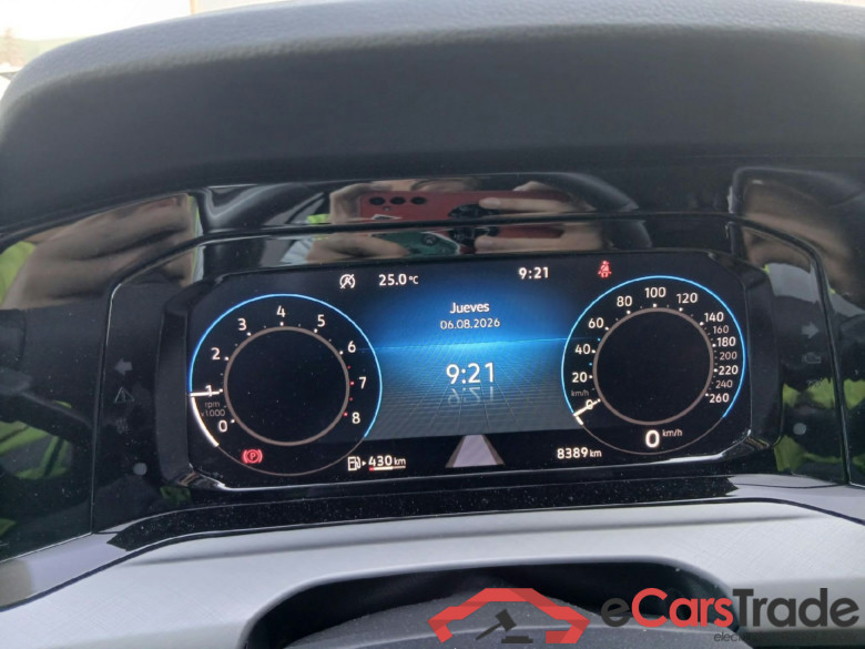VOLKSWAGEN Golf / 2020 / 5P / berlina con portón Life 1.0 TSI 81kW (110CV) #4