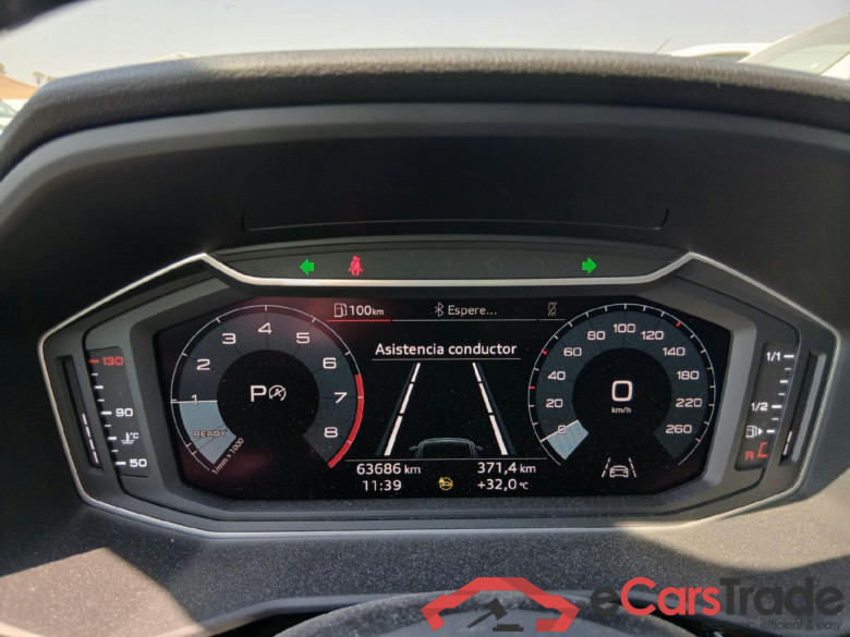 AUDI A1 / 2018 / 5P / berlina con portón Sportback Adrenalin 30 TFSI 81kW S tron(SP) #4